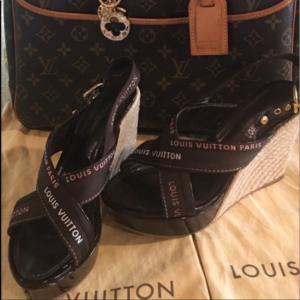 💯 authentic Louis Vuitton shoes